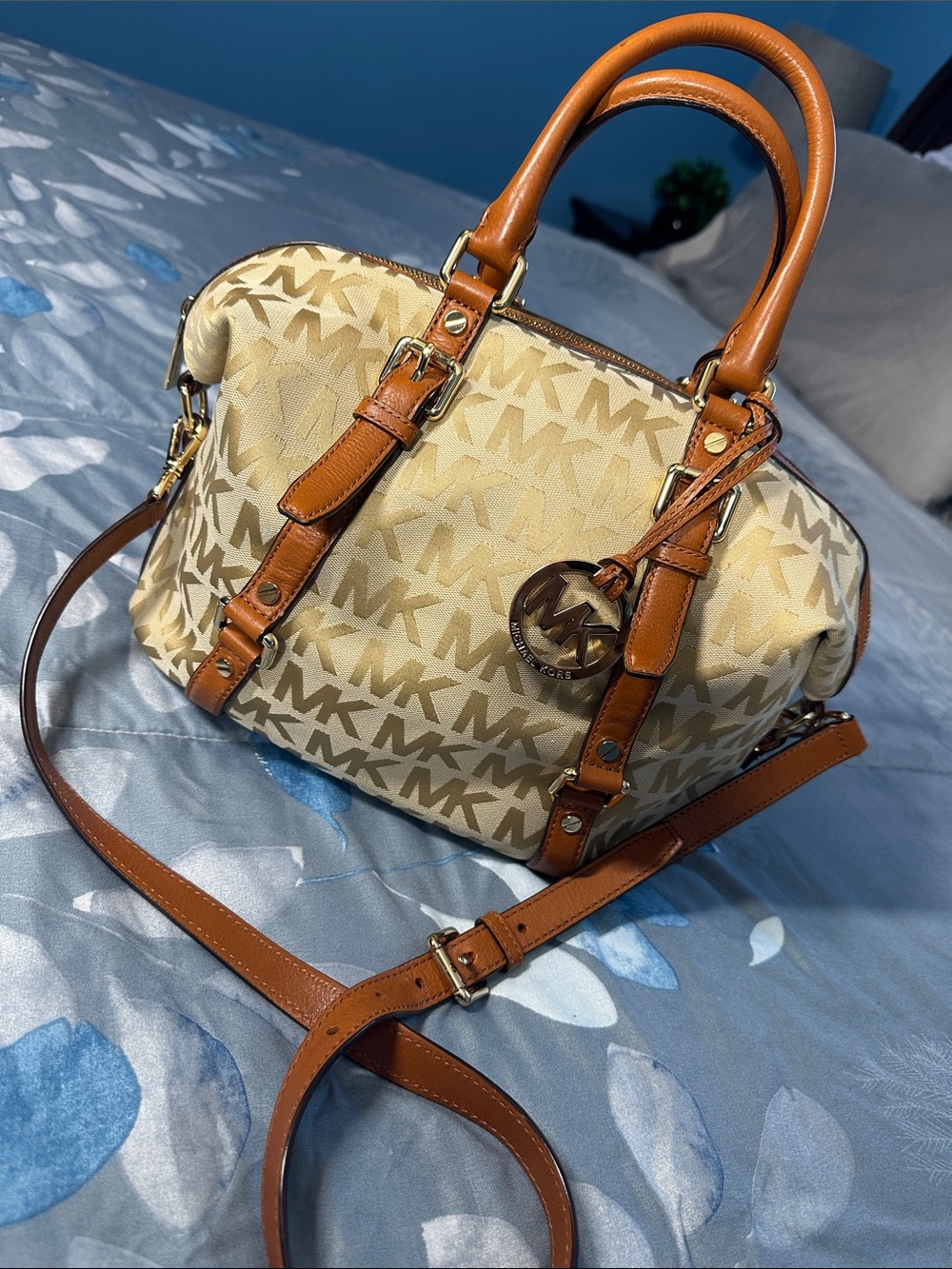 Pre Loved Michael Kors Bedford Cream & Tan MK Logo Satchel w/Leather Trim🤎🧡🤎